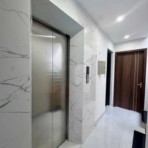 Bán nhà tân mai. hoàng mai. 5 tầng thang máy. ô tô. dt 69m2. mt 5.2m. giá 16.8 tỷ.