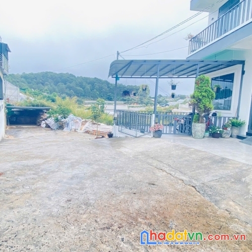 Bán căn nhà kinh doanh mới xây xong, gần làng hoa vạn thành, f5, đà lạt