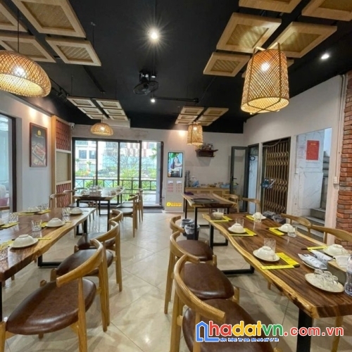 Bán nhà mặt phố trần kim xuyến. cầu giấy. ô tô. vỉa hè. dt 153m2. mt 8.7m. giá 115 tỷ.