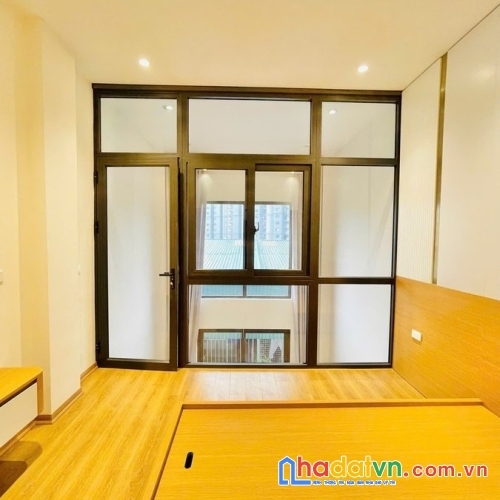 Bán nhà minh khai. hai bà trưng. 6 tầng thang máy. dt 70m2. mt 6.9m. giá 16.8 tỷ.