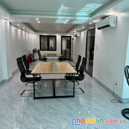 Cho thuê nhà 2 tầng làm văn phòng, khu đấu giá 31ha trâu quỳ,gia lâm 90m2 đường 15m