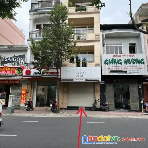 Cần bán gấp nhà mặt tiền dt 4m x 13.5 (nở hậu 4m50)