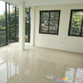 Bán nhà phố duy tân- ô tô tránh- nhà đẹp-kinh doanh đỉnh