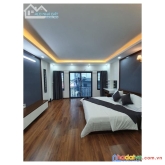 Bán nhà nguyễn văn cừ 35m 5t chỉ 4 tỷ ô tô vào nhà ngõ thông tứ tung.
