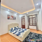 Siêu hiếm, nhà 5 tầng hoàng cầu, q. đống đa, phân lô vuông đét, mặt tiền 4m, diện tích 33m2, chỉ