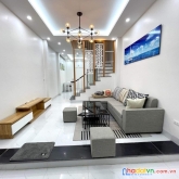 Bán nhà gần trường kinh tế, 5 tầng, 45m2 giá nhỉnh 5 tỷ, ô tô đỗ cửa lh 0988838738.