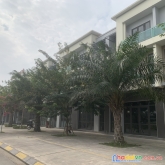 Chủ nhà cần tiền bán gấp nhà phố trục chính khu đô thị vsip từ sơn bắc ninh