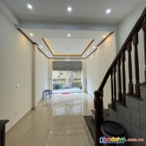 Bán nhà cầu bươu, 33 m2, 6 tầng, mt3,9, giá 3,65 tỷ. ô tô đõ cửa, nhà mới kính kooong.
