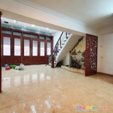 Bán nhà hoàng quốc việt-cầu giấy-55m2-giá 4.8 tỷ-kinh doanh nhỏ-lô góc-ngõ thông-ô tô