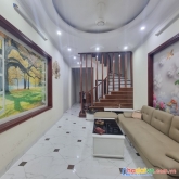 Bán gấp nhà phố võng thị, tây hồ, 20m ra ô tô, 42m2, 3pn, nhỉnh 5 tỷ.