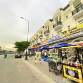 Cho thuê tp dĩ an full nhà 1 trệt 2 lầu mặt tiền cách đường 25m trực diện với chợ, dân cư hiện hữu.