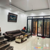 Bán nhà xuân thủy-cầu giấy 55m2-5 tầng-giá 5.2 tỷ-ngõ thông-an ninh tốt-ô tô gần