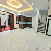 Bán nhà phạm văn đồng-50m2-giá 4.5 tỷ-ngõ ba gác tránh-ngõ thông-lô góc- vị trí đẹp