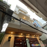 Bán nhà nguyễn văn cừ 43mx5t giá 6,1 tỷ.,ô tô đỗ cổng, gần cầu chương dương.