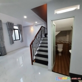 Nhà đẹp hxh phú thọ p.1 q.11 hẻm thông thoáng, xe hơi đậu trước nhà.