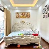 Nhà mới, đẹp phố chùa láng 38m 4 tầng. phân lô, cách ô tô 30m. 2 thoáng. ở ngay. giá: 4.5 tỷ