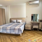 Bán nhà mới, đẹp phố đội cấn 40m2 5 tầng. cách ô tô 40m. tiện ích đầy đủ. giá: 5.3 tỷ.