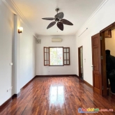 Bán nhà cù chính lan 50m, hơn 5 tỷ. nhà đẹp lung linh, an sinh tuyệt vời, xem là thích.