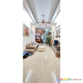 Bán nhà 5 tầng hoàng mai. nhà đẹp lung linh, ô tô đỗ cổng, 36m2, hơn 4 tỷ.