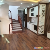 Chính chủ bán nhà phố nguyễn khang, 50m2, mt 4,7m 5 tầng. ô tô vào nhà. giá 8,35 tỷ. miễn trung