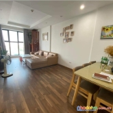 Vợ chồng em cần bán căn hộ 2pn 78m ban công đông nam tại goldmark city
giá 2ty750 lh 0394392185