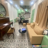 Hai bà trưng nhà đẹp ngõ thông kinh doanh ô tô qua nhà giá nhỉnh 5 tỷ.