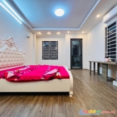 Bán nhà cầu giấy, chủ tự xây, 2 thoáng, tặng nội thất, 5.25 tỷ