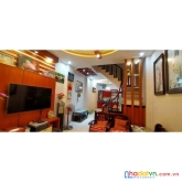 Bán nhà hoàng sâm-cầu giấy 45m2-5-giá nhỉnh 4 tỷ-10m ra ô tô tránh-phân lô,an ninh tốt