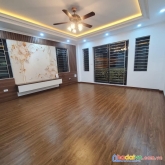 Lô góc 6 tầng thang máy trung tâm đống đa chỉ nhỉnh 6 tỷ. có tl