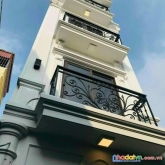 Thị trường đang sôi sục với căn nhà giá tốt 4 tầng, mặt tiền 3,6m lê lợi, hà đông!